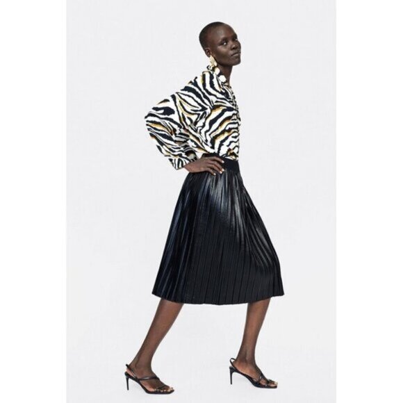 NWOT Zara black faux leather patent pleated A-line midi skirt, S - Picture 3 of 12
